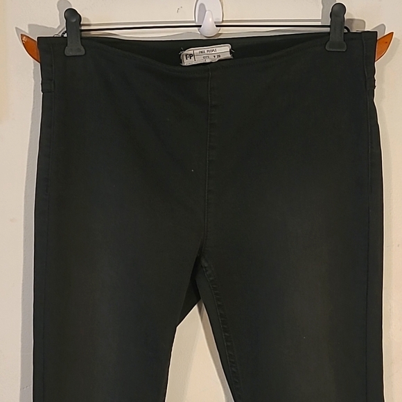 Free People black high-rise "Flare Penny" bell-bottom jeans, size 29. - Picture 13 of 16